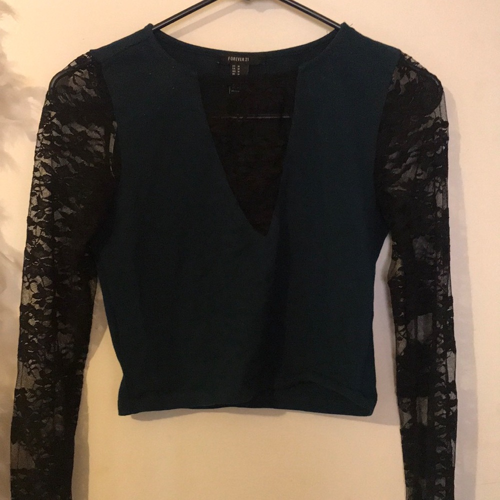Forever 21 lace top medium